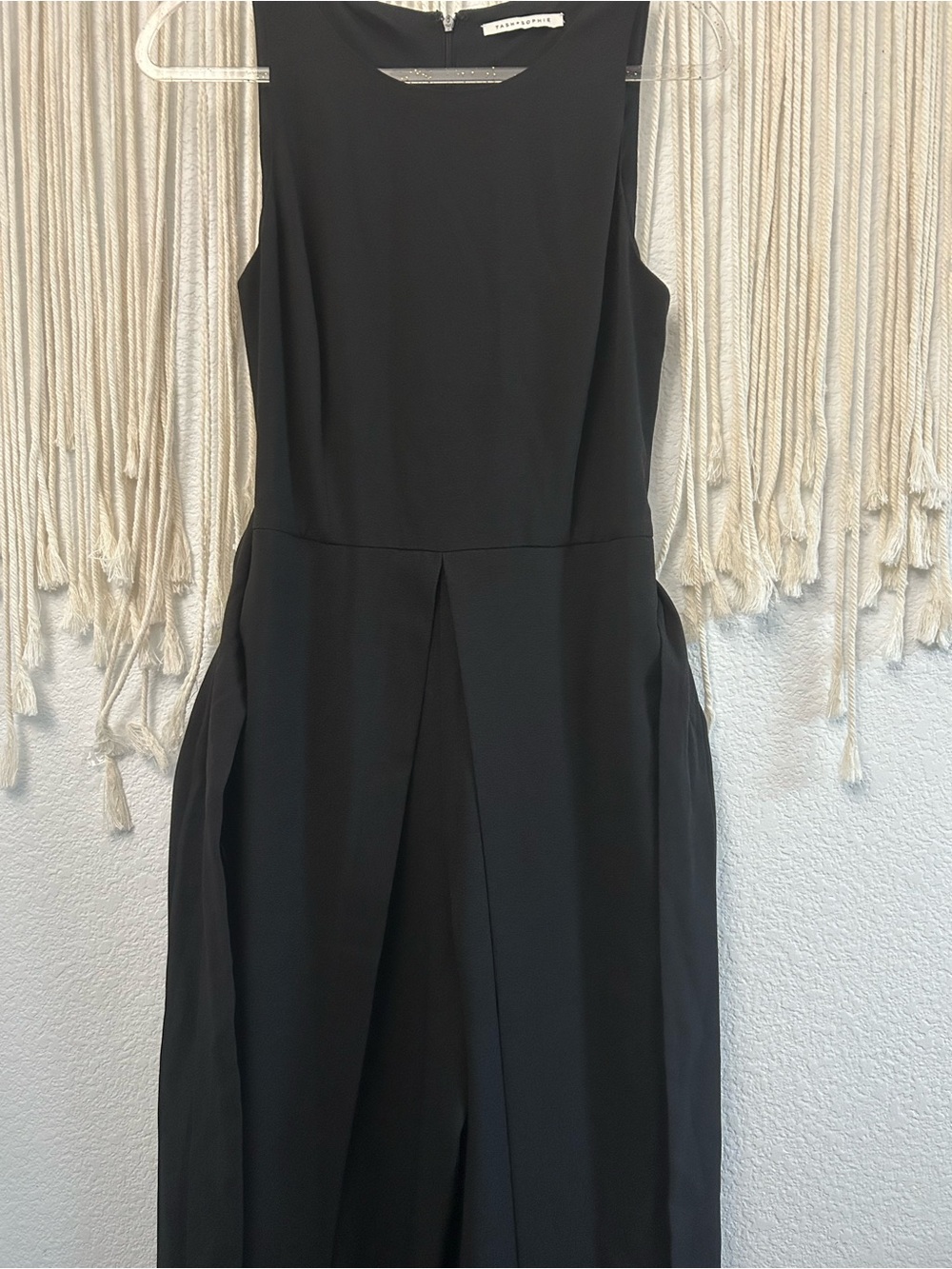 TASH AND SOPHIE Chic Black Sleeveless Jumpsuit Belted Wide Leg Stretchy Sz 6 - Picture 6 of 15
